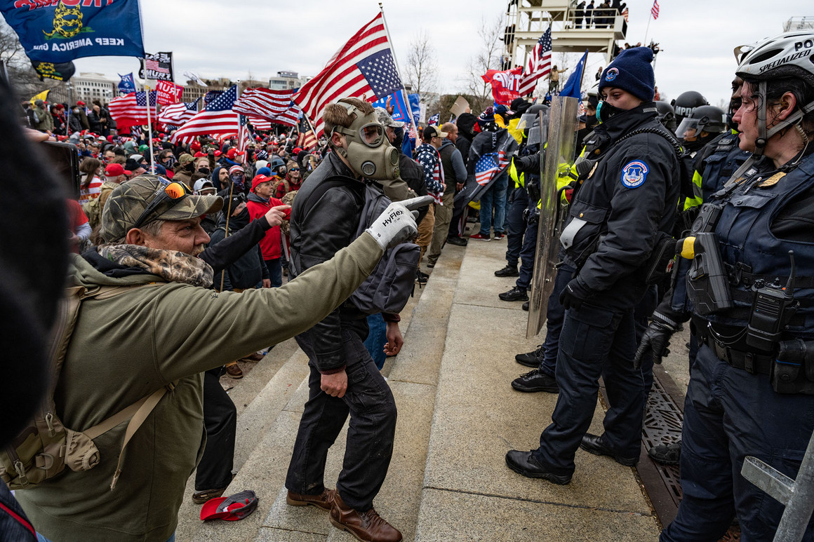 19059f94e28ac2ba767a7c22884%2Fvoss-trumpprotest044.jpg