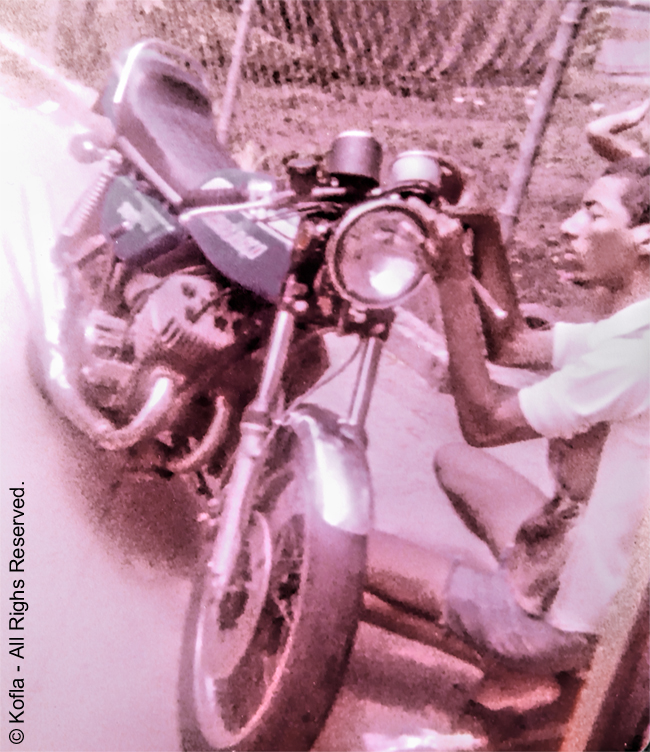 1972 Kawasaki 750 H2.jpg