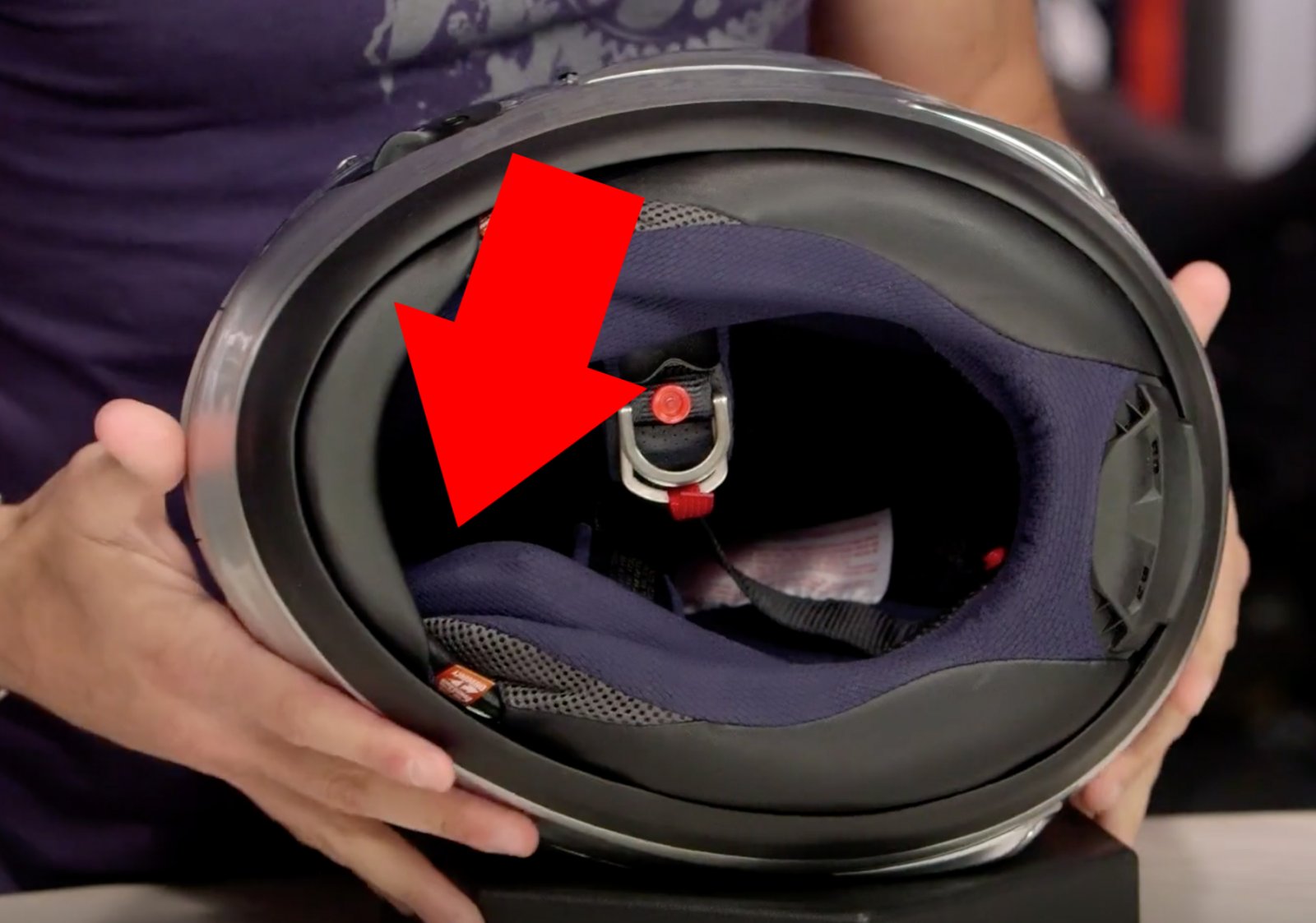 AraiQuantumXhelmetmicplacement.jpg