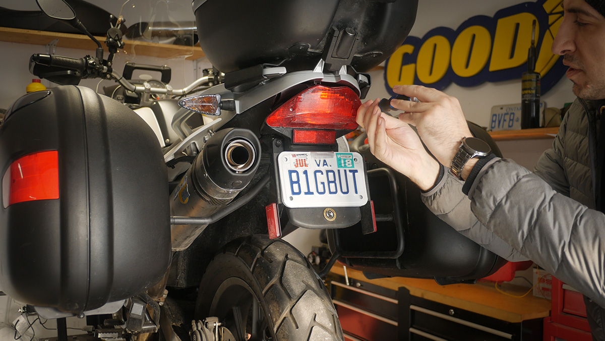 bmw g650gs pulsing brake light.jpg