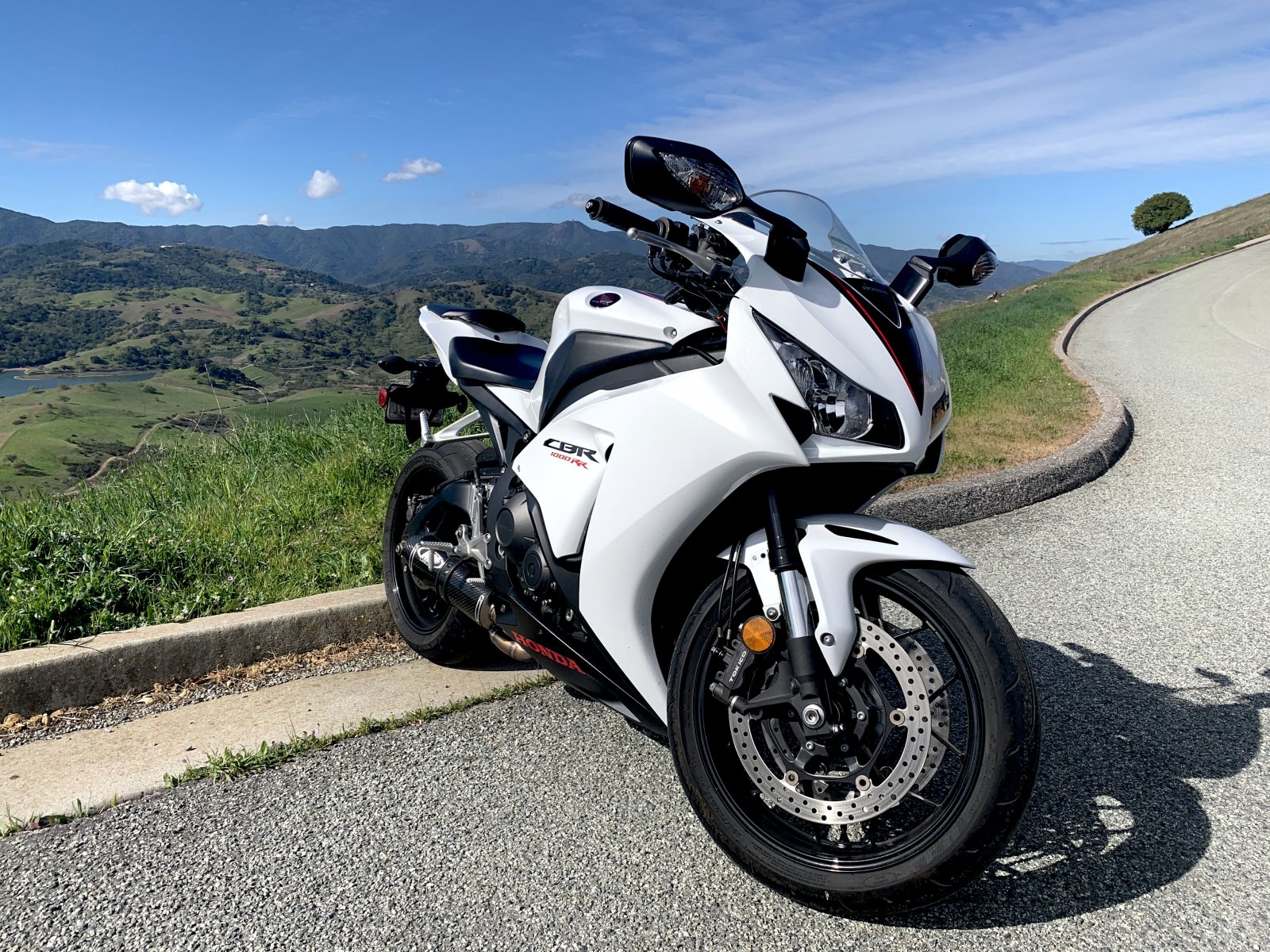 C B R 1000 R R.jpg