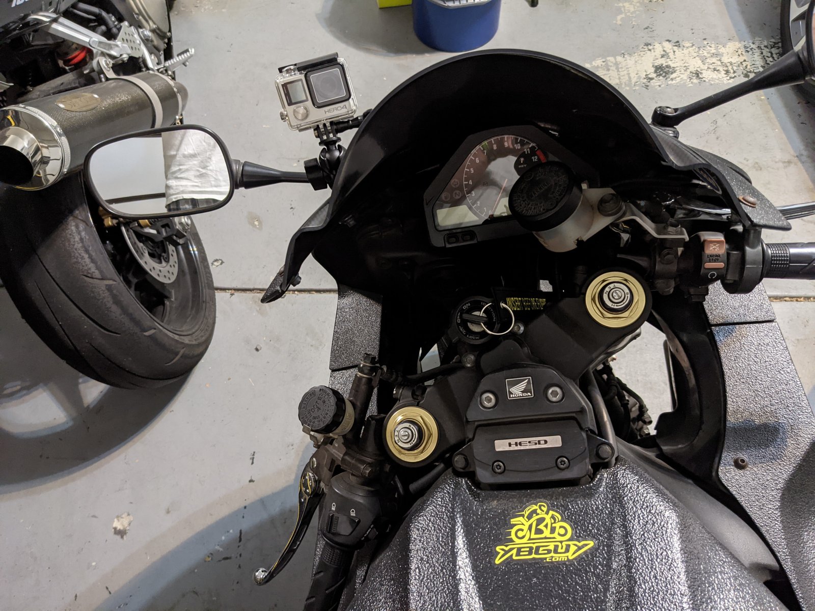 CBR1000-GoPro-Mount-Front Mount-02.jpg