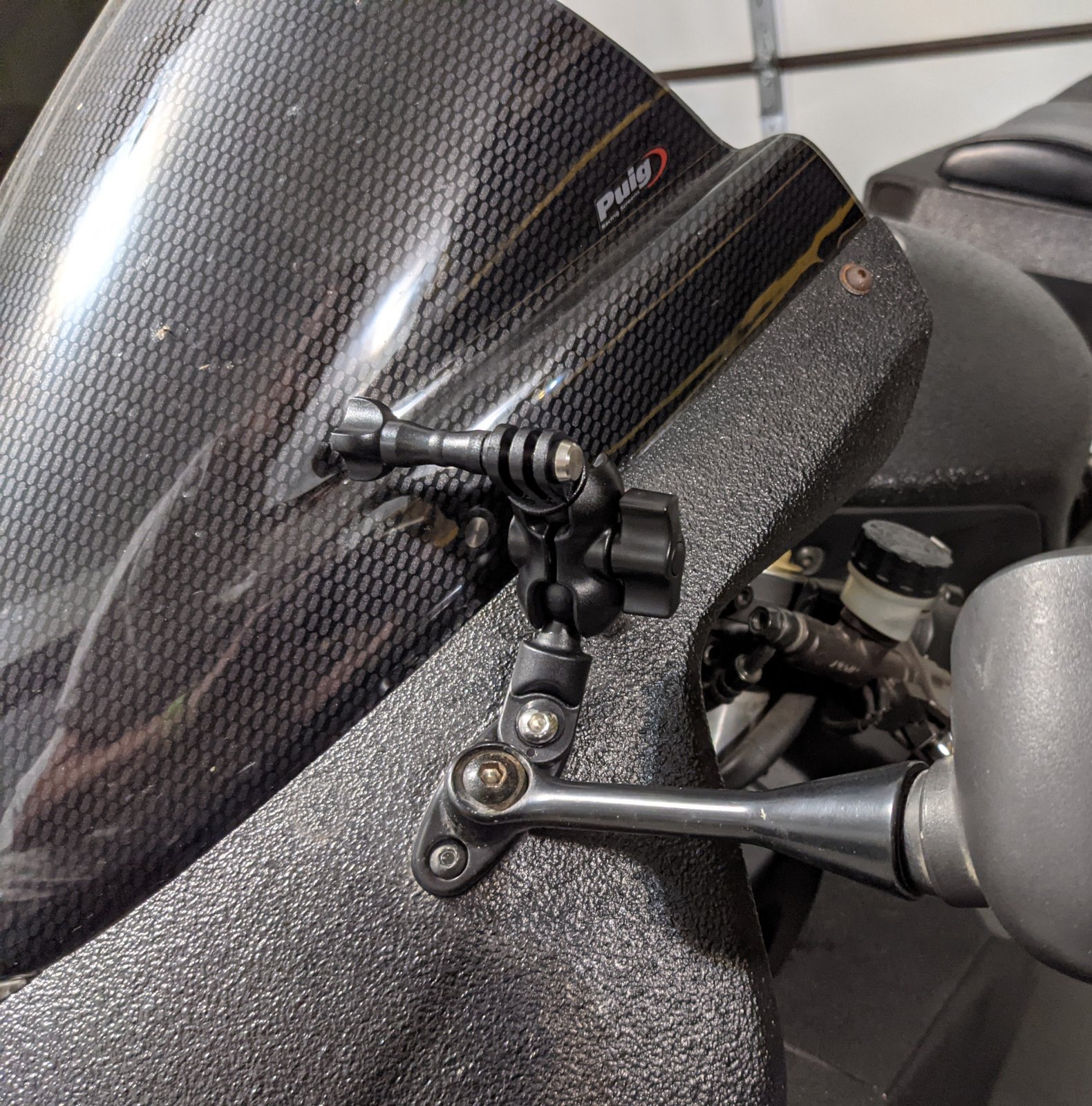 CBR1000-GoPro-Mount-Front Mount-03.jpg