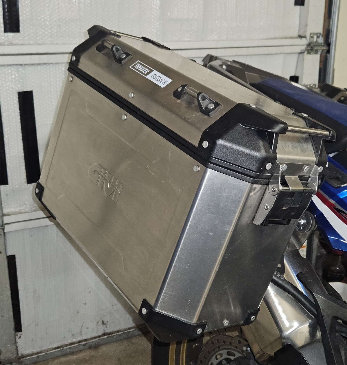 Givi Trekker Outback 1.jpg