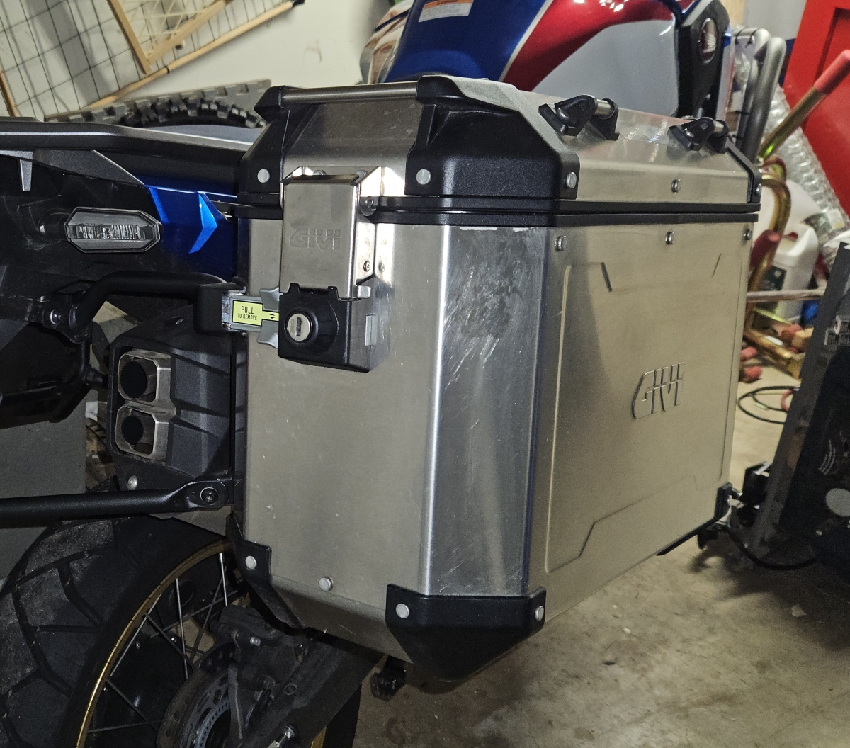 Givi Trekker Outback 2.jpg