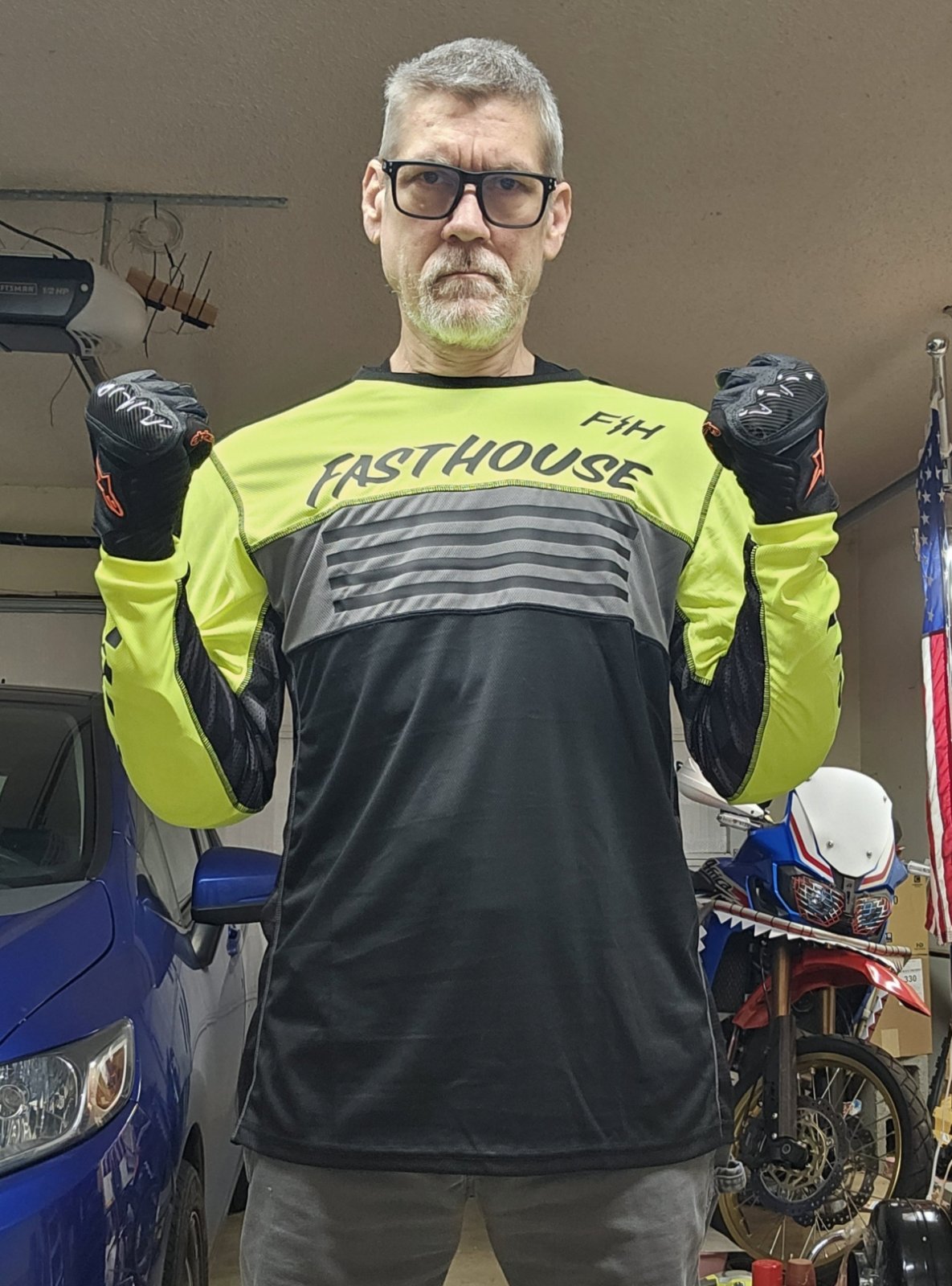 Jersyt Gloves Armor 2.jpg